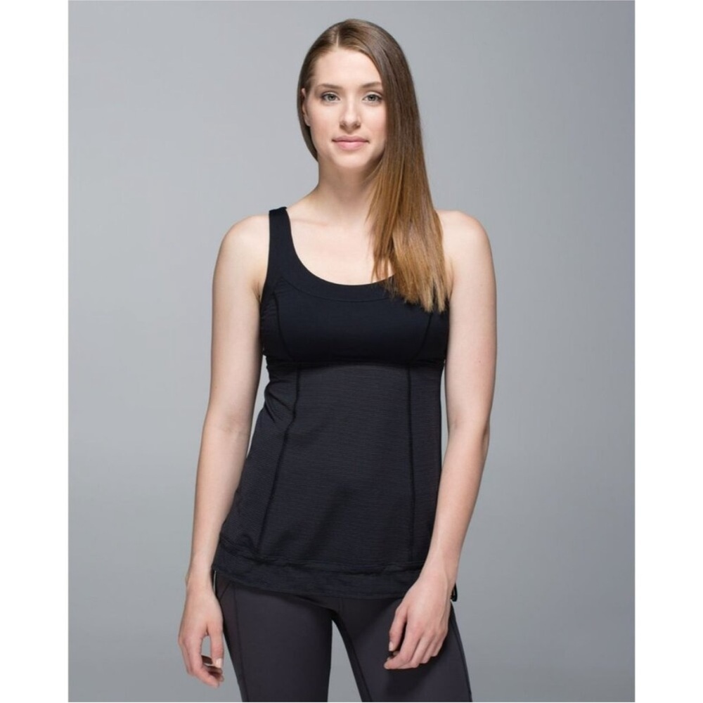 Lululemon Run Ta Ta Topper w/Drawcord Black
Breathable Moisture Wicking Size 10